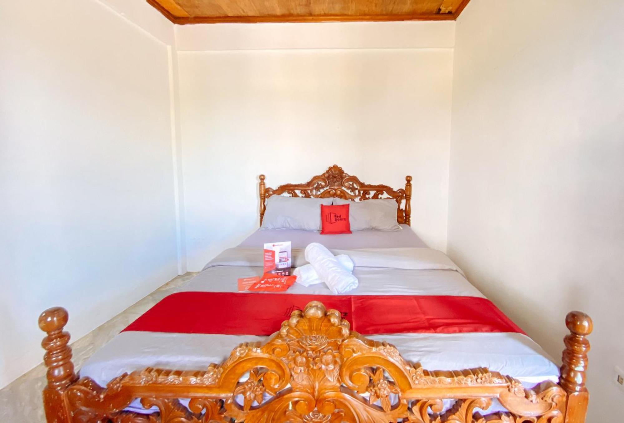White Castle Beach Resort Iba Zambales Botolan Esterno foto